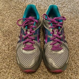 Brooks GTS SEVENTEEN